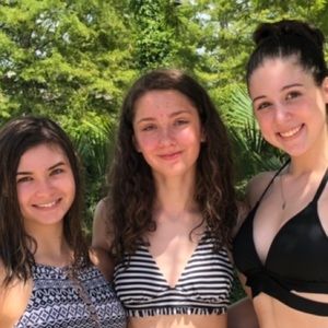 Meet your Posher, Caroline